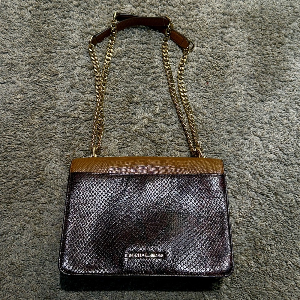 Michael Kors Jade Large Gusset Leather Shoulder Bag - Picture 2 of 3